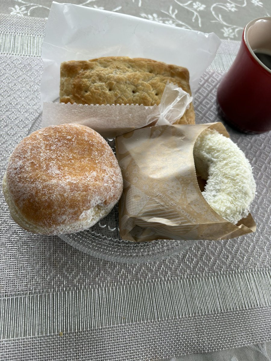 エンゼルクリームが食べたくなってミスタードーナツへ。おいしいから