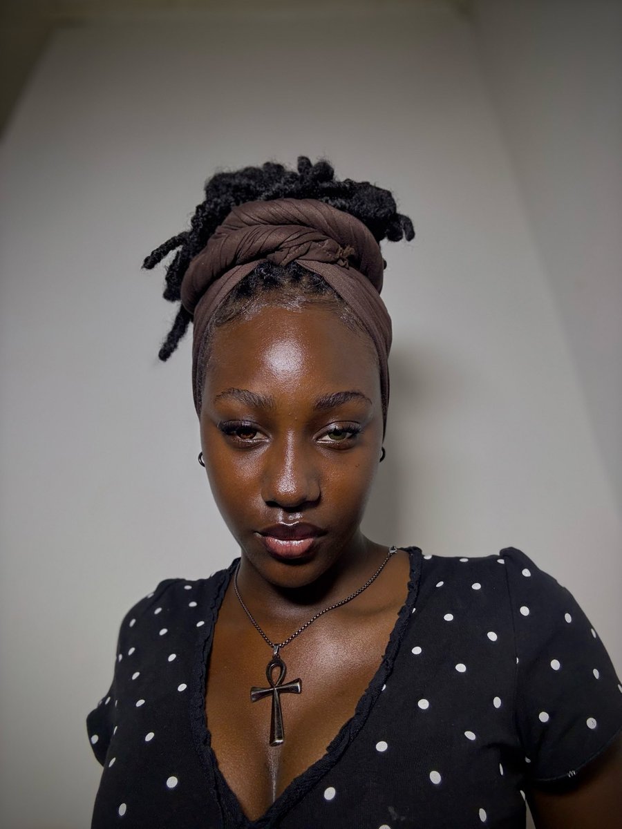 Claire 💙 tweet media