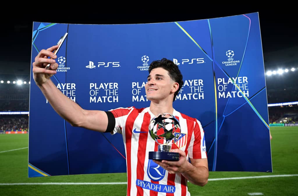 ComrKayode's tweet photo. 🚨 Julián Álvarez: “Yesterday we practiced free kicks. I took several, maybe five or six, and did NOT score any”.

“Today was the day. It came at a key moment, so I’m very happy”.

Me: The free kick was such a beauty. https://t.co/C06NVOha8i