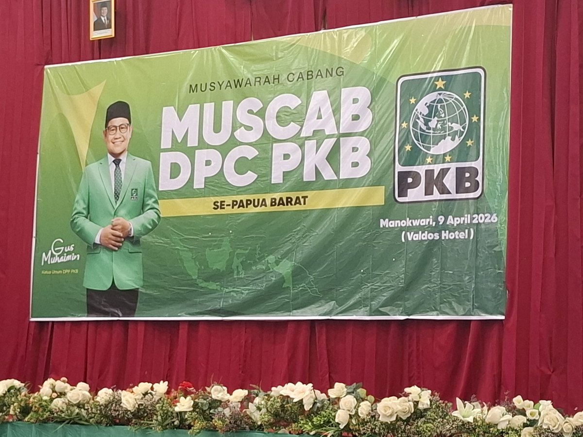 URengen_'s tweet photo. Selamat datang dan Terima kasih Kiyai eL Hadrian Irfani Wakil Ketua Komisi X DPR RI pada Muscab PKB DPC Se-Papua Barat https://t.co/zLrB8Z3XU2
