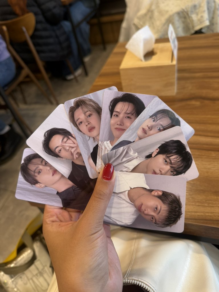 kori vai ver o bts hoje!🪭 tweet media