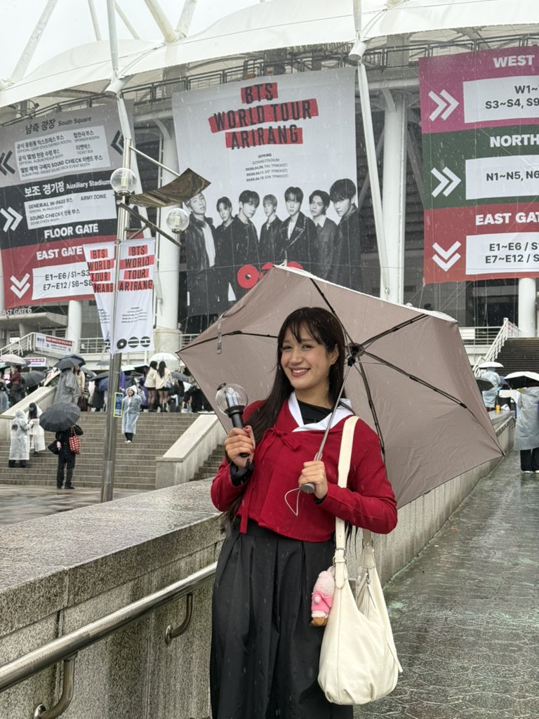 kori vai ver o bts hoje!🪭 tweet media