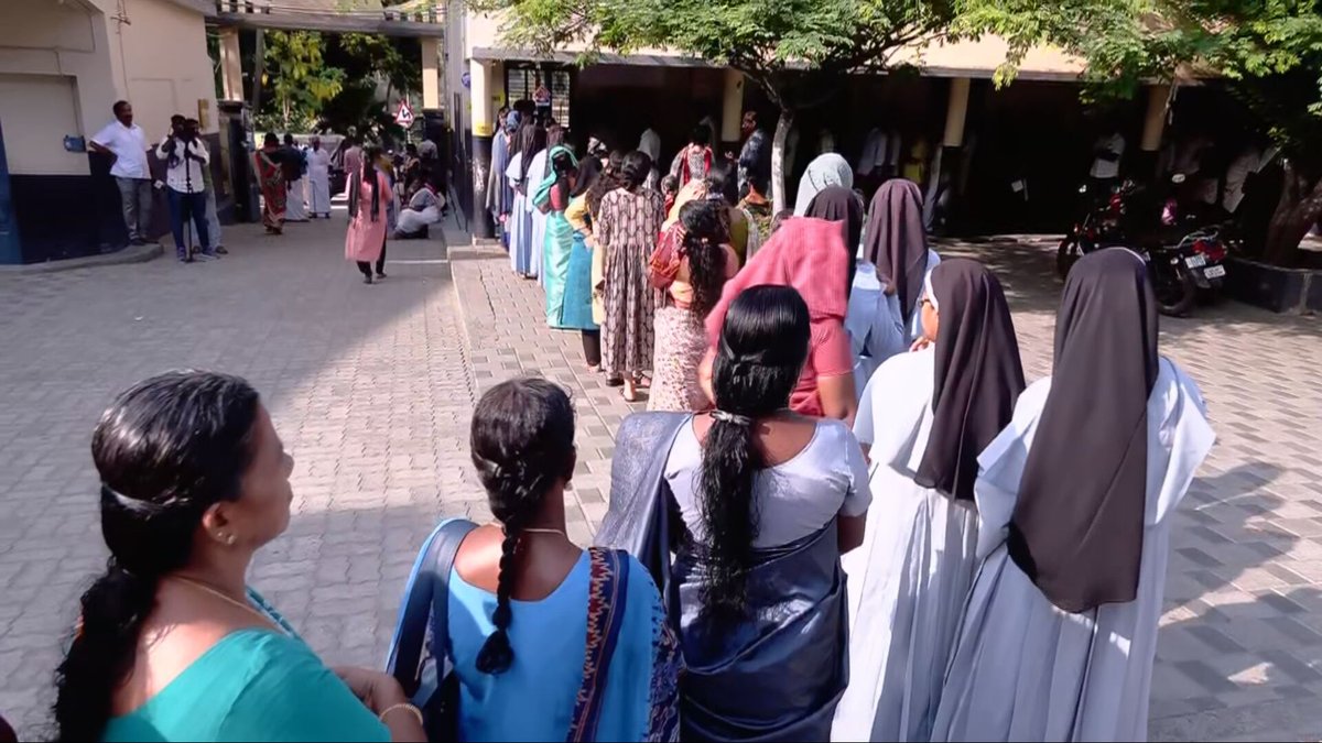 sunnewstamil's tweet photo. #ElectionClicks | கேரளம் சட்டப்பேரவைத் தேர்தல் - பாலக்காடு பகுதியில் விறுவிறுப்பான வாக்குப்பதிவு

#SunNews | #KeralamElection | #TNElectionWithSunNews https://t.co/IvVfHTTcBW