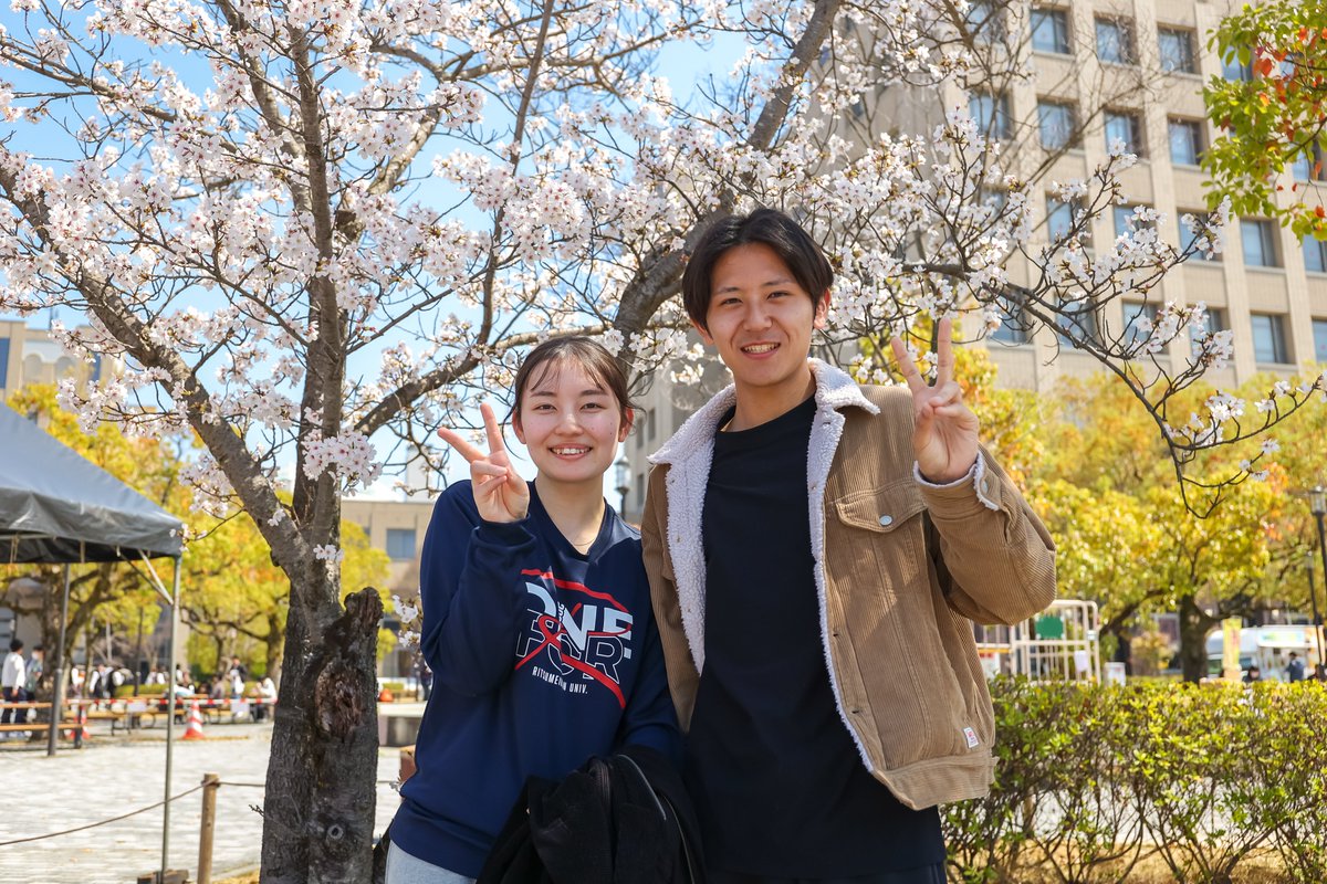 Ritsumeikan_PR's tweet image. BKCの桜が
今年も満開を迎えました🌸

春風に揺れるキャンパスで
新しい一歩👣

学生たちも
授業の合間に足を止めて
春を感じていました✨

#Rの風景 #BKC #桜