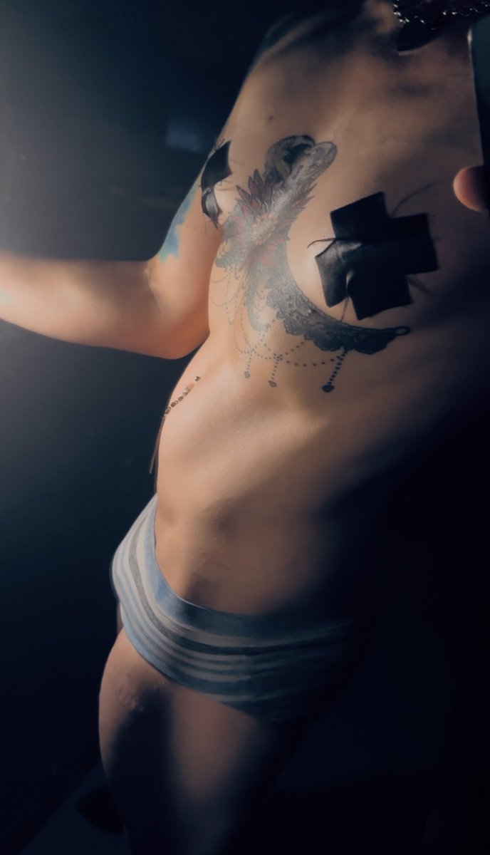 Erodere Kitty 🔞 tweet media