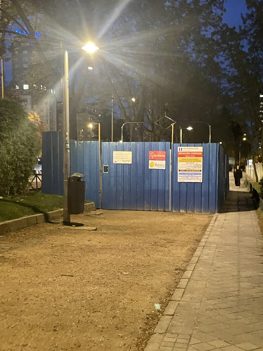 jamavi12's tweet photo. 7:00am y taxi para poder llegar a mi puesto de trabajo. 9 meses cortada la línea, sumado a los 3 años de obras alrededor. Imposible vivir en esta ciudad. Supervivencia agónica… @MADRID. https://t.co/SK54xYn4b1