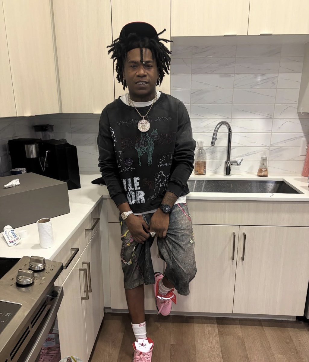 dallasglobaltv's tweet photo. Breaking #nbayoungboy affiliate NBA BEN10 HAS ALLEGEDLY BEEN SHOT DEAD IN HOUSTON RESTAURANT https://t.co/jU8hBkXJMZ
