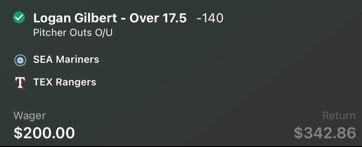 Fade Locks tweet media