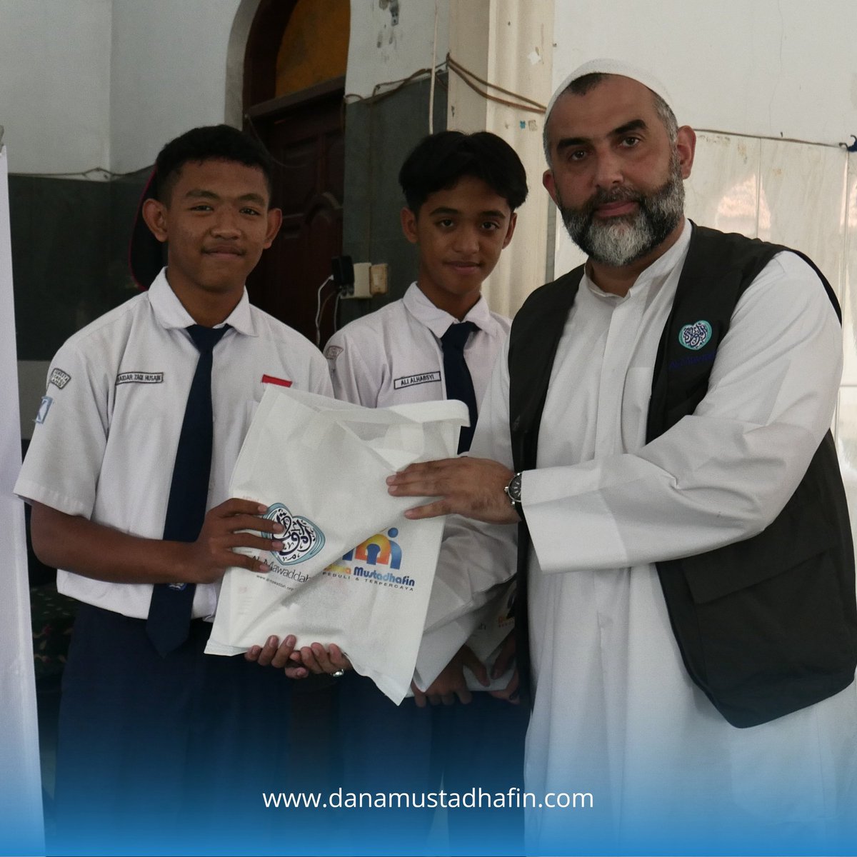 mustadhafin's tweet image. Pemberian Perlengkapan Sekolah di Insan Semesta Pemalang

Selengkapnya: 
facebook.com/share/p/1DwjCP…

 #pedulipendidikan #indonesiaberdaya