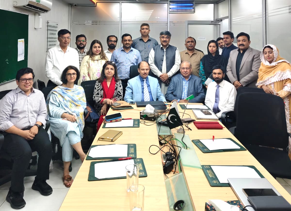 Rahnuma_FPAP's tweet photo. A review meeting was held on 8th April 2026 at the Directorate of EPI Punjab, Lahore, bringing together key representatives from RFPAP, SPHERE, AGAHE, REEDS, GAVI, Mannion Daniels, OPM, and the Gates Foundation. Chaired by Dr. Naveed Akhtar, Director EPI Punjab, the meeting featured participation from key stakeholders, including Dr. Bashir Ahmed, Mrs. Urooj Virk, Dr. Naeem Majeed, Aqeel Ahmed, and others to review progress and strengthen collaboration.

During the session, RFPAP shared important updates on project achievements, progress in routine immunization and HPV program implementation, and highlighted ongoing challenges. Dr. Naveed Akhtar appreciated the critical role of CSOs in advancing immunization efforts and recommended initiating monthly coordination meetings to enhance alignment, collaboration, and regular progress review among all stakeholders.

#RahnumaFPAP #RFPAP #GAVI #Immunization #PublicHealth #EPIPunjab #RoutineImmunization #HPVProgram #CSOsInAction #HealthSystemsStrengthening #PartnershipsForHealth #Collaboration #GlobalHealth #CSO