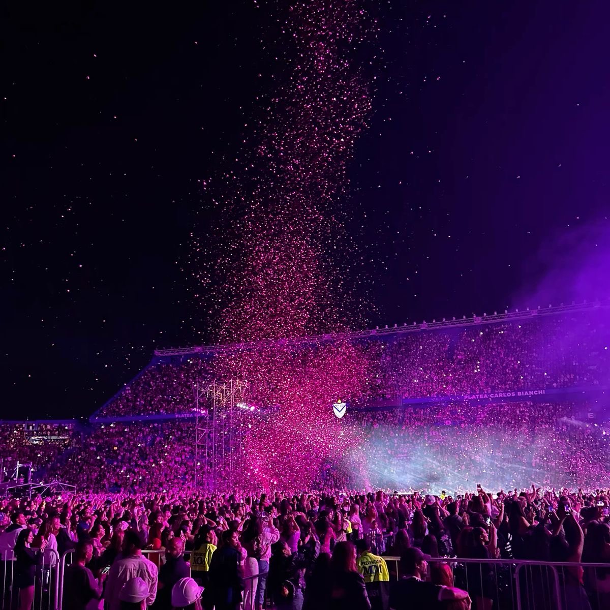 av⁷ (ia) ⊙⊝⊜ tweet media