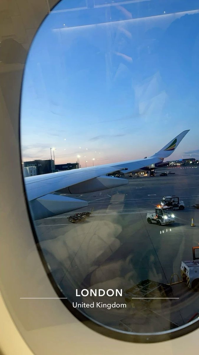 Asma🌛 tweet media