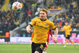 BreitnerPolo's tweet photo. L'augmentation de qualité du #SCFreiburg et ses conséquences ! Wagner (22) prêté ô #sgd1953, Weisshaupt (24) à la relance à #h96, Muslija (27) trop juste et ô #f96, les 3 prêtés en #Bundesliga2 ... sans oublier les échecs (prévisibles ?) #Adamu et #Dinkçi #UEL #Bundesliga #SCF https://t.co/4HTK6jH8Jm