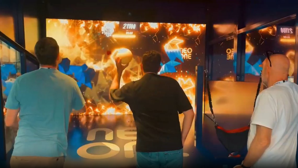 StudioImmersive's tweet image. What if your event wall could play back?
Interactive playwalls turn blank spaces into dynamic, high-energy engagement zones that draw people in and keep them there.
immersivestudio.co.uk/products/immer…
#InteractiveTech #EventEngagement #DigitalExperiences #ExperientialDesign #ImmersiveStudio