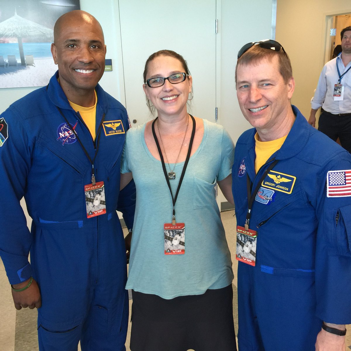 KariLikeSafari's tweet photo. OMG, looking back at that April 8 2016 #NASASocial event, I realize I have a photo with former astronaut @Astro_Box and @AstroVicGlover who is ON THE @NASAArtemis MISSION RIGHT NOW! *swoons in moon joy* 🚀🌓🤩 https://t.co/hhvp3MxYxZ