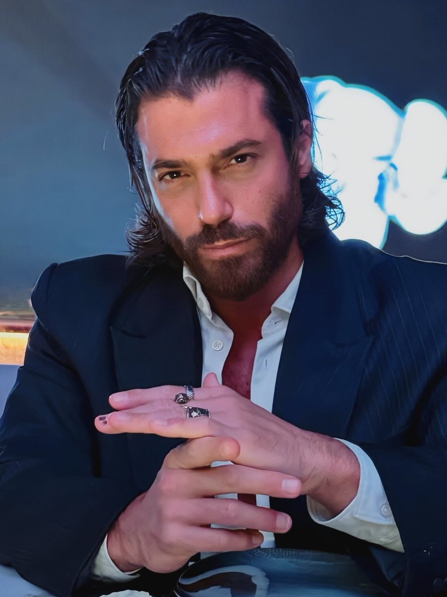 Feliz Jueves YAMANAS 
💕🤍💕🤍💕🤍💕🤍💕

"Un hombre carismático actúa como un imán para las oportunidades".

#CanYaman
#ElTurco  
#Sandokan