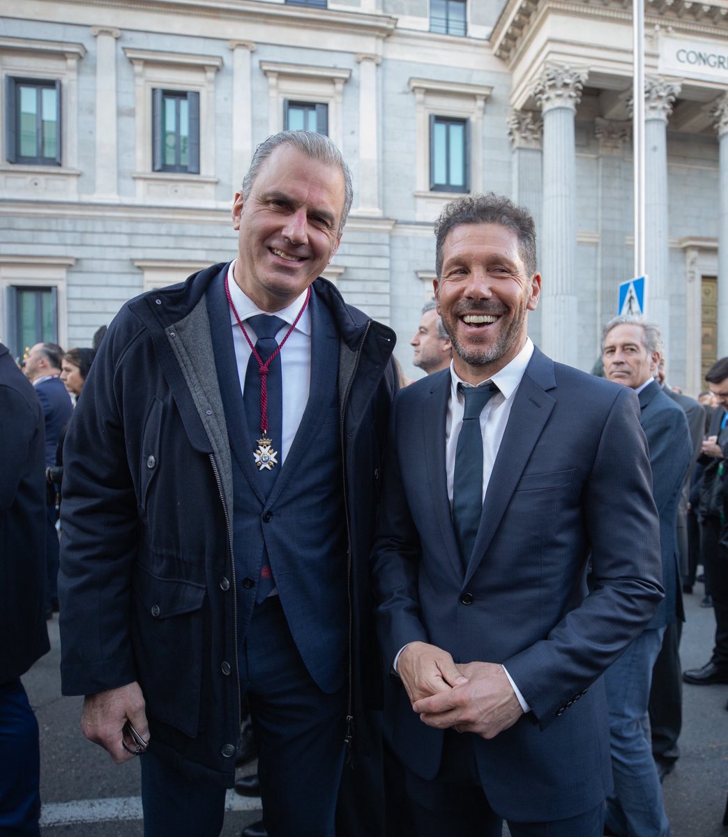 El Modelo tweet media