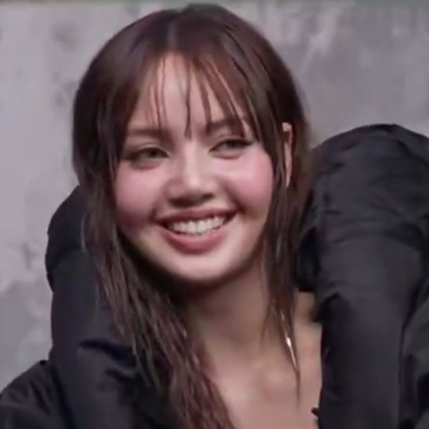 jenpurrrrr's tweet image. SHE LOOKS SO HAWT WTF #RAW