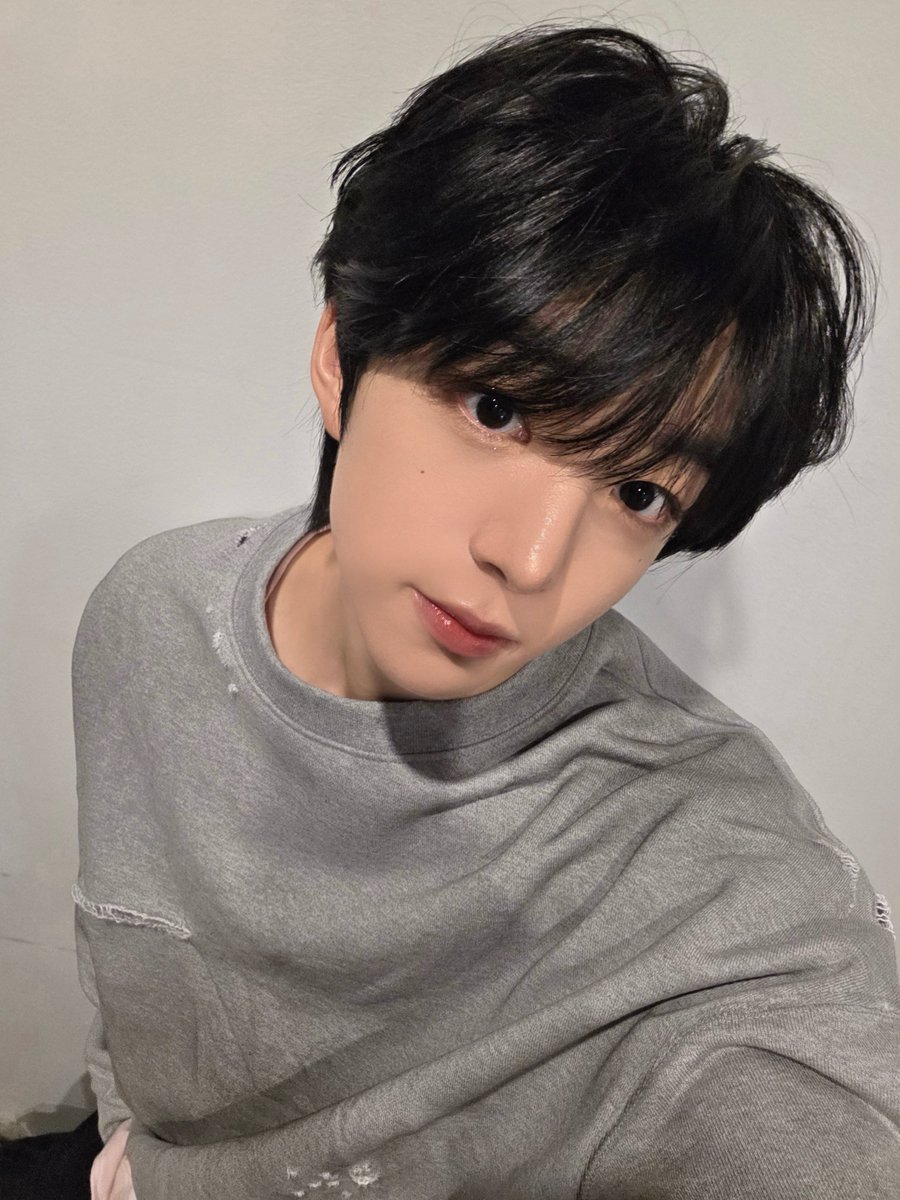 jjun67's tweet photo. 내 때지 버블 셀카 왓다
실제로 울엇음 https://t.co/HsNnw3gjlS