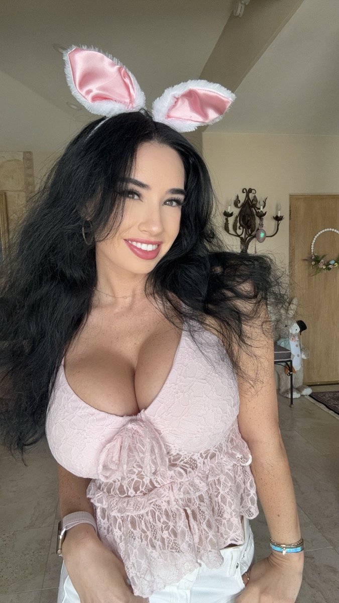 Chloe Doll tweet media