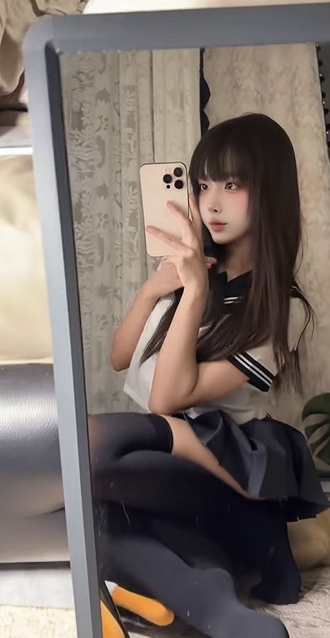 绘 tweet media