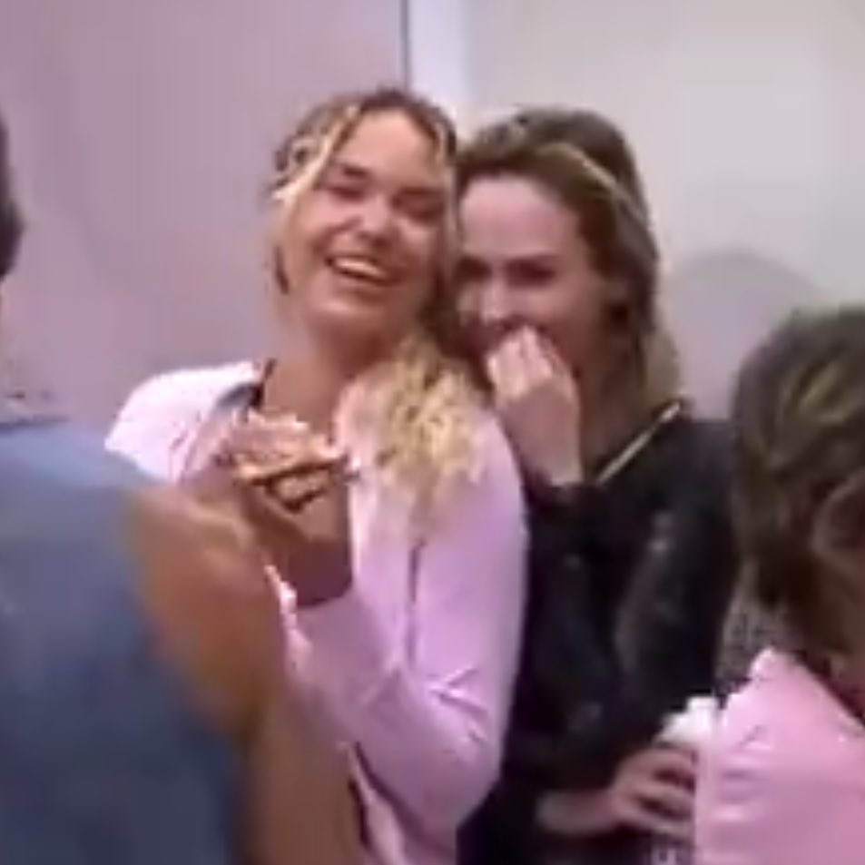 camponesa do apocalipse 🫀🥂🧙🏻‍♀️🍍🍴🐉 tweet media