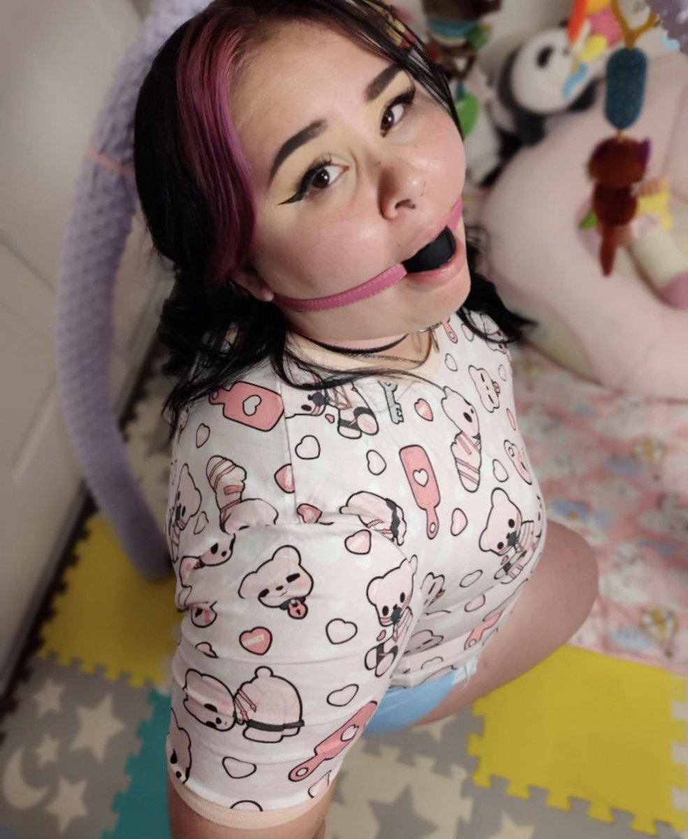 bbymoocow's tweet photo. Daddy’s version of toy time looks a littlleee different 😅 https://t.co/vD4fIjKinm
