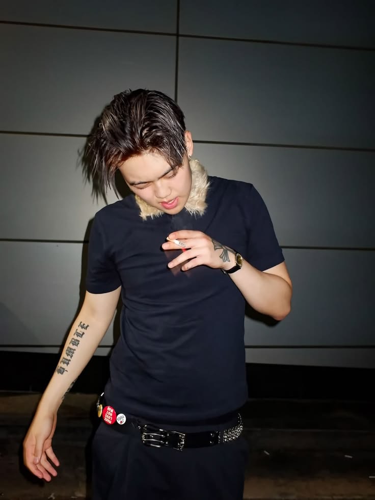 segen banget mau manggil nama doang. mending pake sebutan kak, mas, bang, atau sayang?