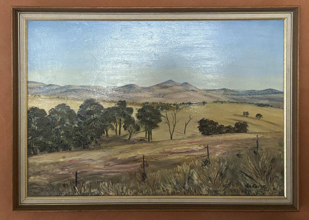 LodgeOsborne's tweet photo. A couple of paintings by my late nana La Reine Beal of Harden NSW.
Redbank stables and McMahon’s Reef
@RedbankNorth https://t.co/vkRz6br6kp