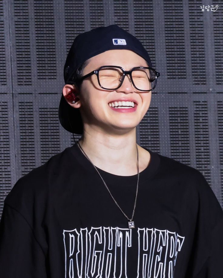 hourly woozi tweet media