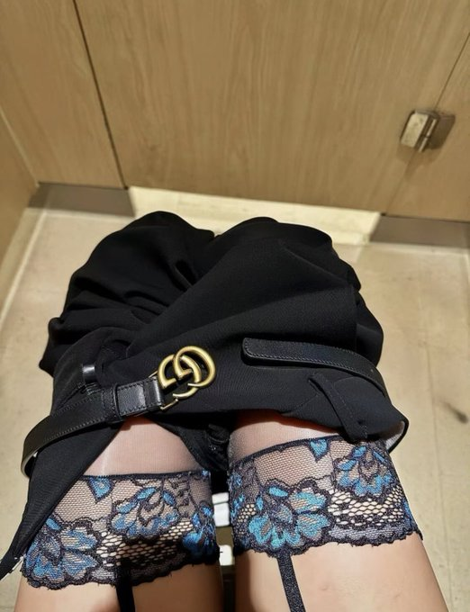 依依💜 tweet media