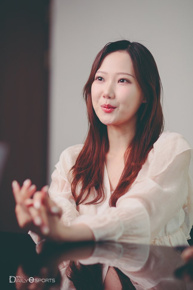 kenzi131's tweet image. 손은설 아나운서가 데일리e스포츠에 합류합니다. 오늘 LCK에 갔을 건데... 영상 인터뷰 잘 부탁드립니다  #LoL  #LCK  @LCK