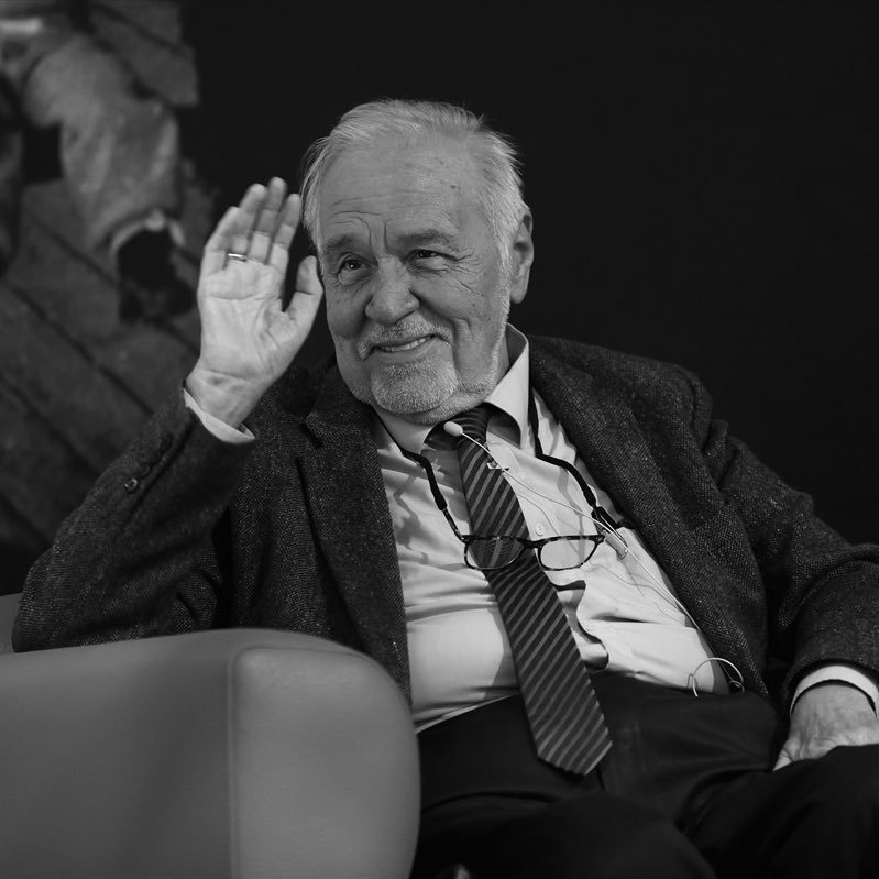 SİYAH SANCAK tweet media