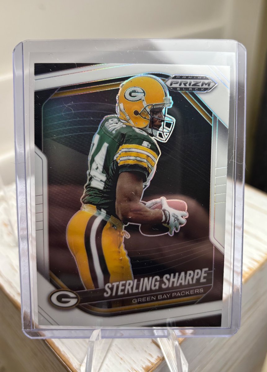 Who wants a chance at this Panini Prizm Black Sterling Sharpe /175?
Repost✅Follow✅Like✅
Winner Sunday!