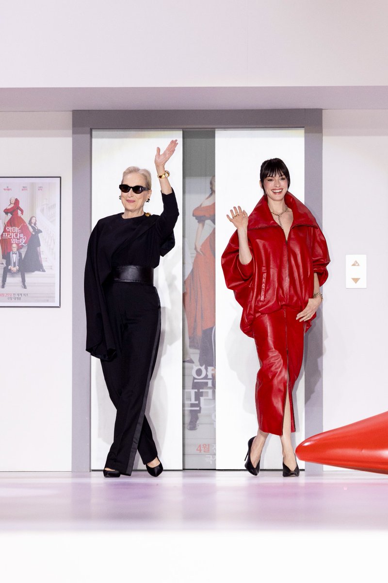 filmfare's tweet image. #AnneHathaway &amp;amp; #MerylStreep were at their stylish best during the promotions of #DevilWearsPrada2 in Seoul. ♥️

#Celebs