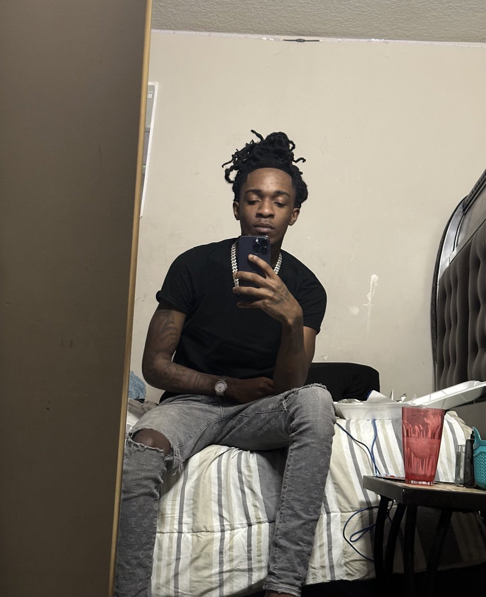 CRebxrn's tweet photo. NFS? #chicago 
#702freaks https://t.co/imBwpZlkS5