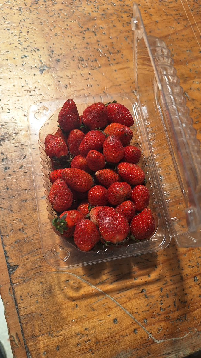 伊恩·卡兰贾 tweet media