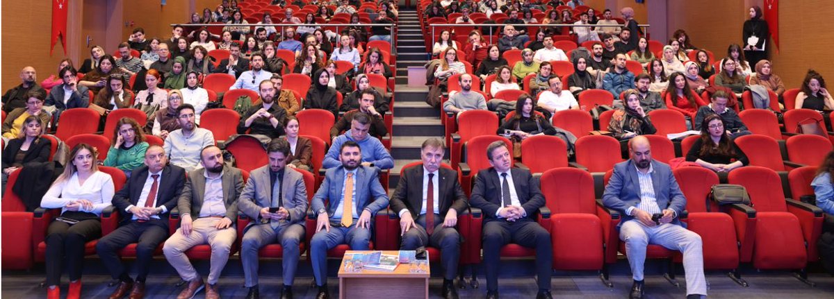 EnginBoyraz18's tweet photo. ‘Rehberlikte İyi Oluş’ zirvesi birlikte, hem Rehber Öğretmen/ Psikolojik Danışmanlarımızın iyi oluşlarını güçlendirme hem de ögrencilerimize daha sağlıklı destek sunma konusunda önemli kazanımlar elde ettigimize inaniyoruz. https://t.co/oJm1V9JM6o