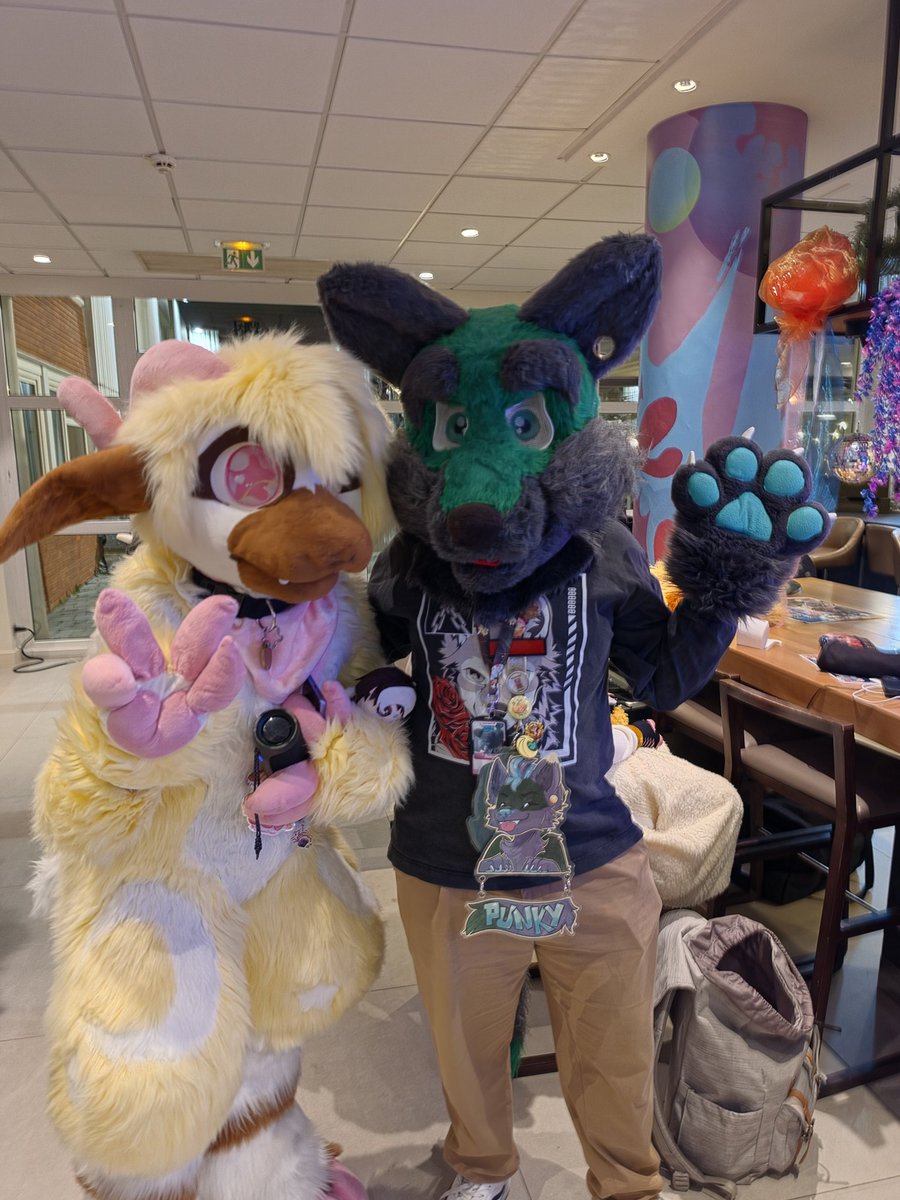 PunkyCayler #Fureast4 tweet media