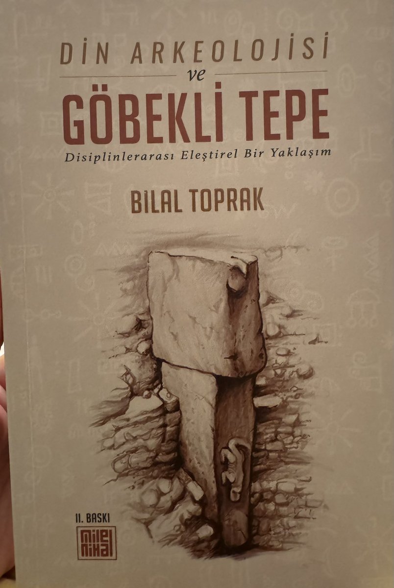 aynurerd's tweet photo. Göbekli tepe evrimsel tarih anlayışında yaptığı devrimsel etkiyle birlikte din arkeolojisi alanını da canlandırıyor.Bilal Toprak’ın eseri Göbekli tepeye dair analizleri bir araya getirdiği için önemli.National Geographic’in hazırladığı belgesel de hala en iyi görsel kaynak bence https://t.co/WzCJMzq9r8