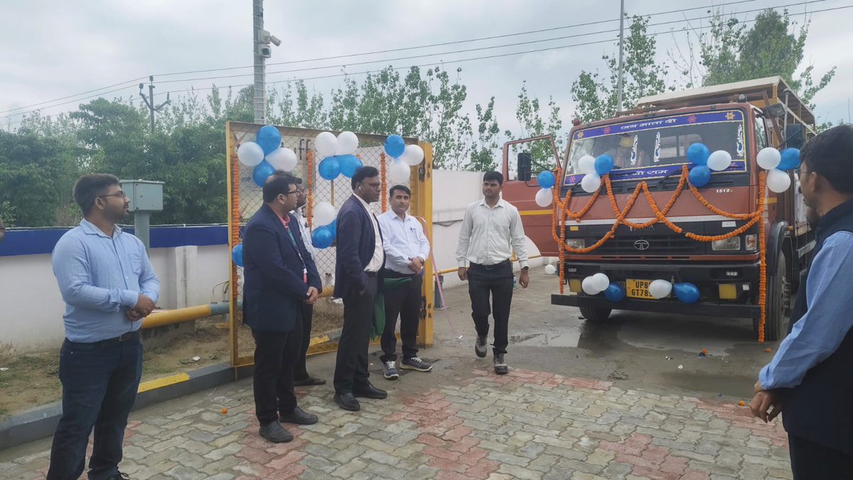 SushildDubey's tweet photo. I’m proud to share that Adorn Infra Energy Pvt. Ltd. (Adorn Energy) has successfully commissioned the Rampur–Baralli GA project and started Natural Gas supply to homes and CNG stations.
#png #naturalgas #cng #pngrb #gas #iocl #gail #hpcl #adornenergy https://t.co/zHy70K6Ijk