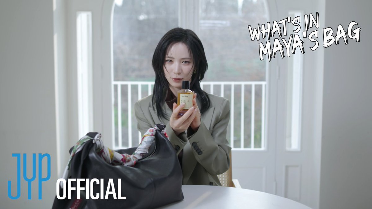 NiziU__official's tweet image. [#NiziU_BDay]
What's in MAYA's bag ? 

🧥 youtu.be/CYkYEeEA5cs

#MAYA 
#NiziU #ニジュー #니쥬 #WithU
#HappyMAYAday #THE_Day_of_MAYA