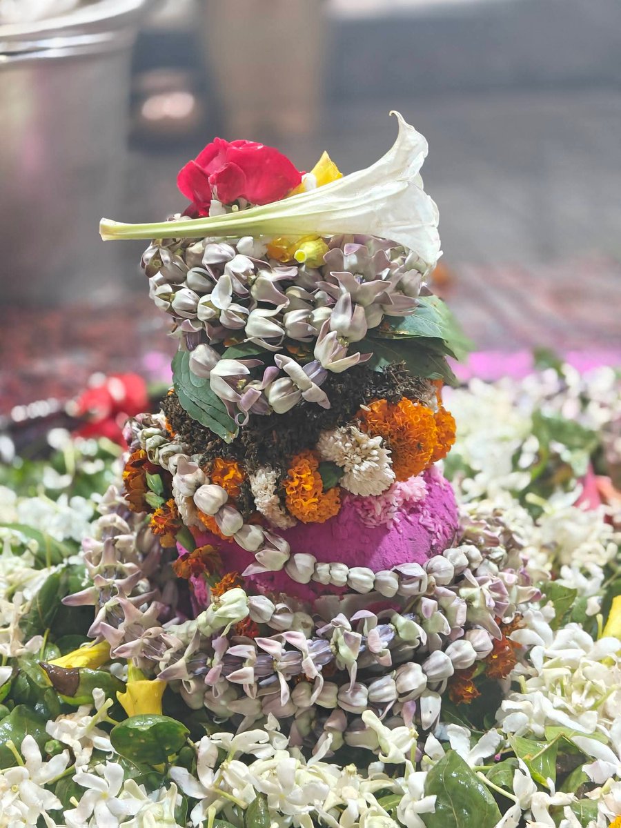 AadityaPand's tweet photo. जय महाकाल जी शम्भु 🙏
Om Namah Shivay 🙏
महाकाल जी शम्भु का आशीर्वाद बना रहे 🙏
#ॐ_नमः_शिवाय
#Assam
#ElectionAssam
#Keralam https://t.co/3mnqFy9XSo