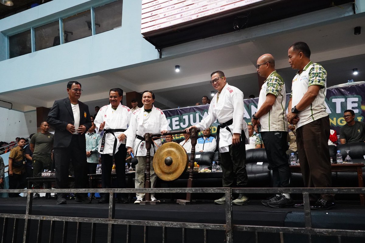korem101's tweet photo. Cari Bibit Atlet Potensial, Danrem 101/Ant Buka Kejuaraan Karate Piala Pangdam XXII/TB Tahun 2026, Sebanyak 1.532 Atlet Siap Bertanding https://t.co/6aRmEKnywR