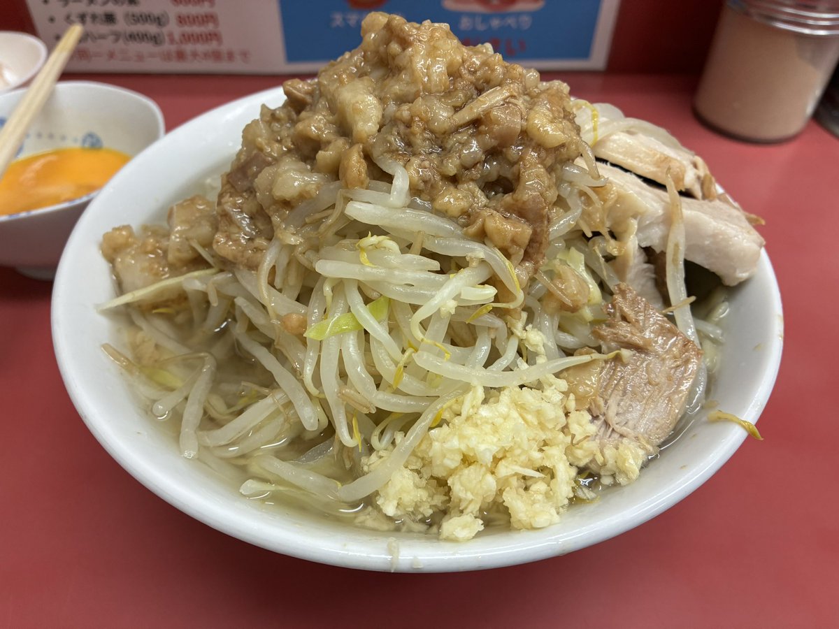 hy_pe's tweet photo. 休みとって小岩二郎まで25キロ走って来たワ…液体アブラすごいてw(写真の通りぱっと見透明で戦慄した🍜) https://t.co/HgFgxlI8qA