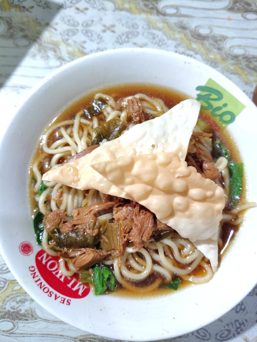 fatt_xyz's tweet photo. Tim bakso atau mie ayam ? https://t.co/7RQViEGrlC