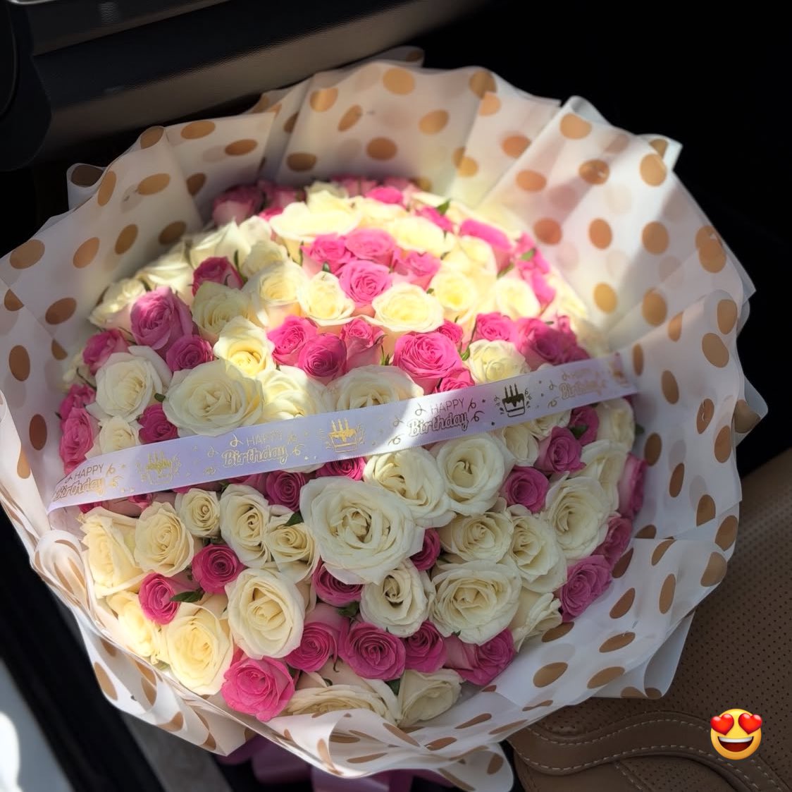 Rosecab_flowers's tweet photo. A little pink, a little white, a whole lot of love 🥰🥰🥰 https://t.co/uae260H5ef