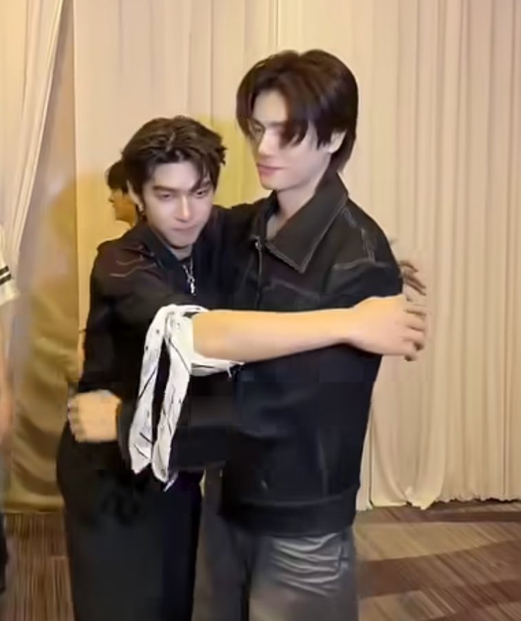 🍉🍑 tweet media