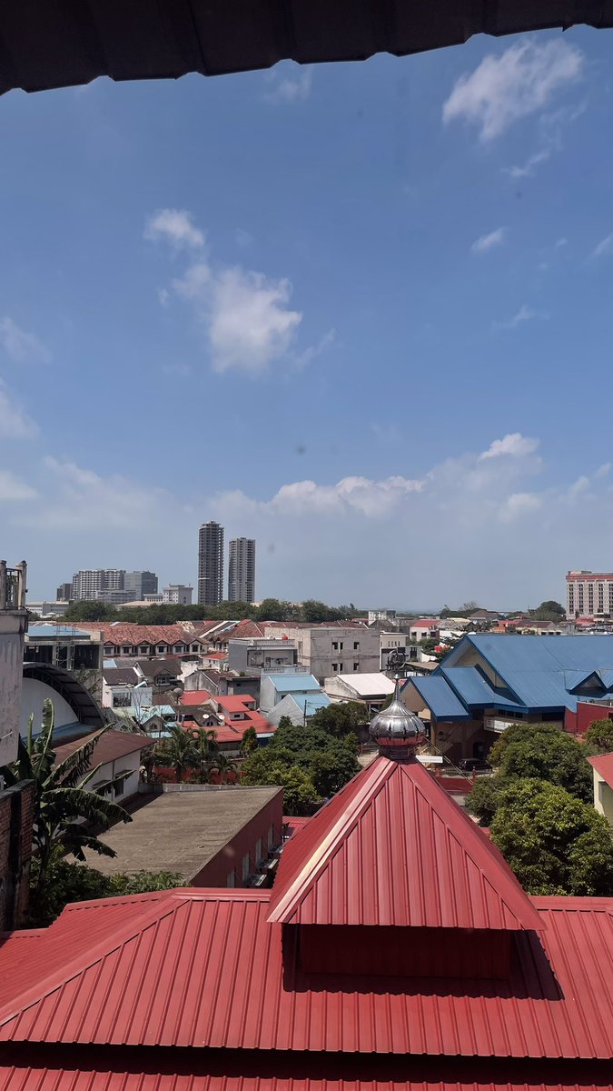 terkadang suka kabur dari kerjaan cuman mau nikmati suasana siang hari pas jaman sekolah😔