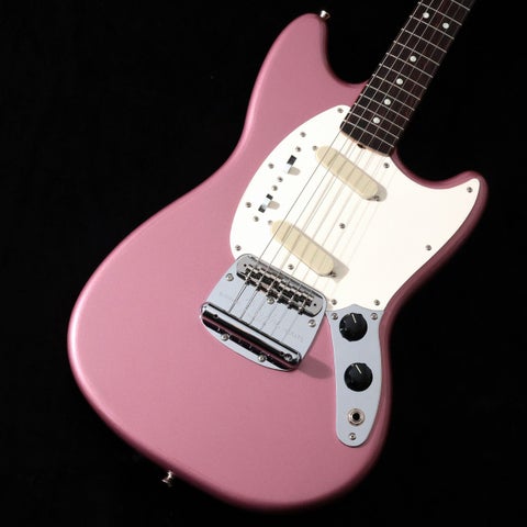 ishibashimusic's tweet image. #FENDER Made In Japan #ISHIBASHIFSR 2026 
初のムスタングモデル‼️御茶ノ水本店に初入荷‼️
カッコカワイイ『Burgundy Mist Metallic』カラーに マッチングヘッド仕様です‼️

👇商品ページはコチラ👇️
store.ishibashi.co.jp/view/item/0000…